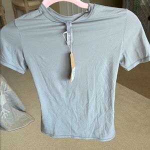 Skims Fits Everybody Short Sleeve Shirt Smoke Small New with Tags